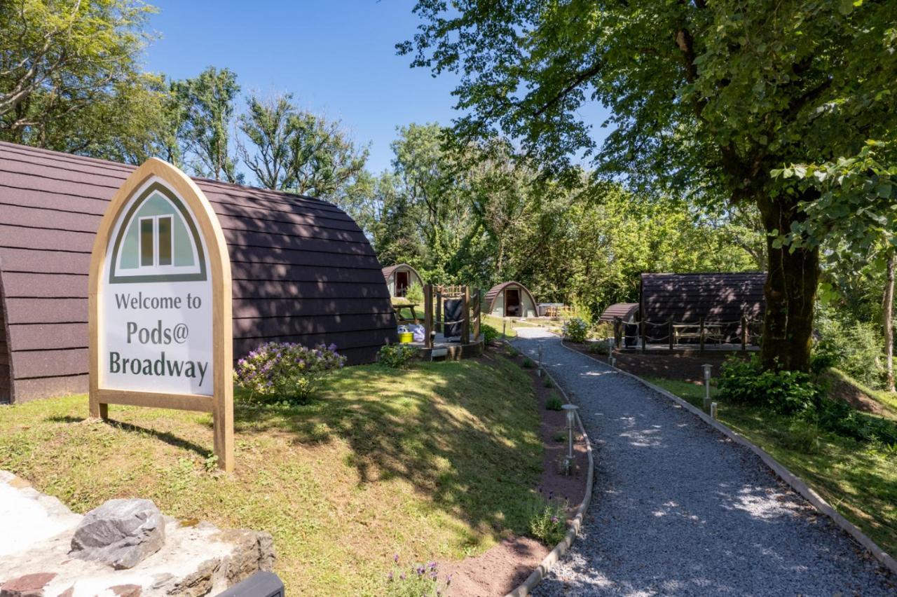 Vila Pods At Broadway Laugharne Exteriér fotografie